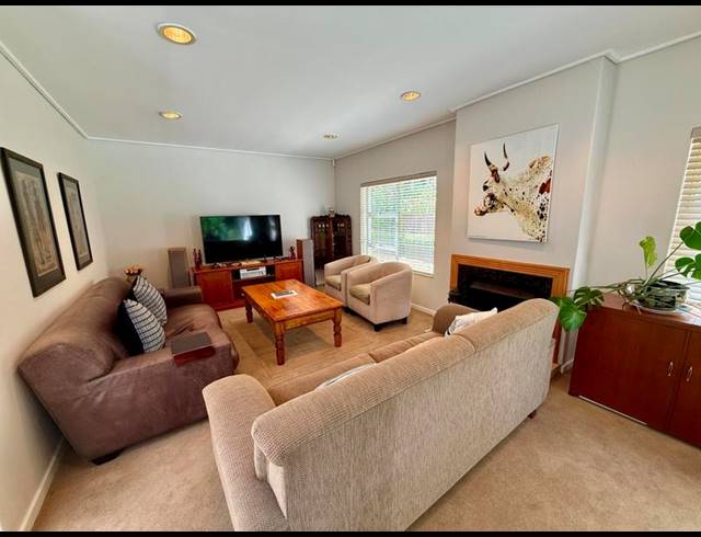 5 BEDROOM HOUSE FOR SALE IN FERNCLIFFE